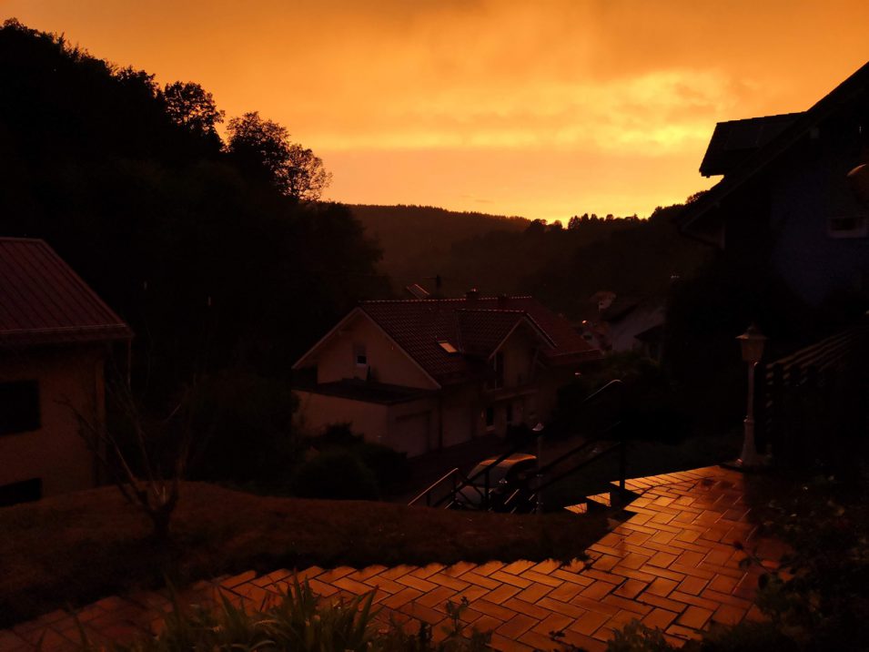 Sonnenuntergang nach Regenschauer