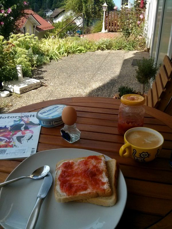 Frühstück auf der Terrasse