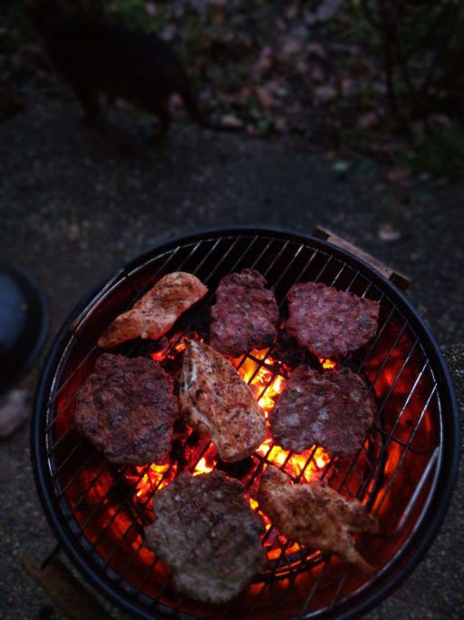 Grill und glühende Kohlen