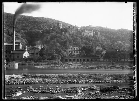 Blick über den Neckar zum Schloss, 1911