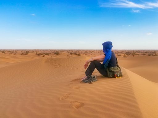 Debbie in der Sahara