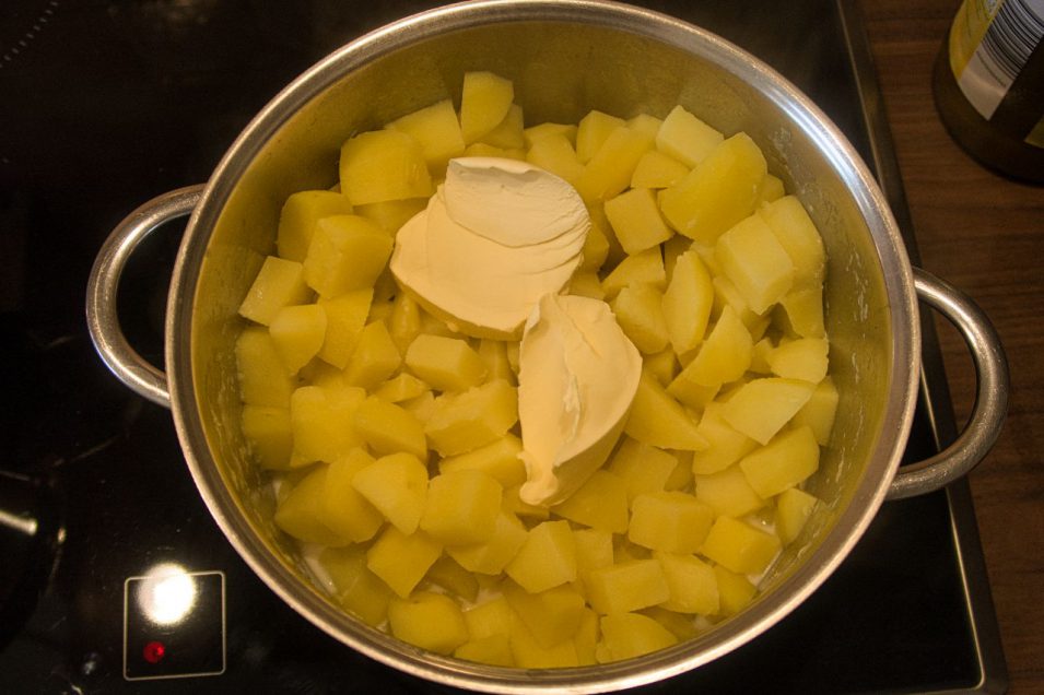 Butter für den Kartoffelpüree