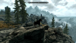 Berge, Ruinen, Nebel Unterwegs in der Welt