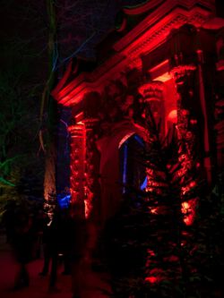 9.12.2012 - Tor am Heidelberger Schloss, bunt beleuchtet wegen Weihnachtsmarkt :D Heidelberger Weihnachtsmarkt - Schlossweihnacht
