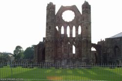 Ruine der Kathedrale von Elgin Schottland 2003